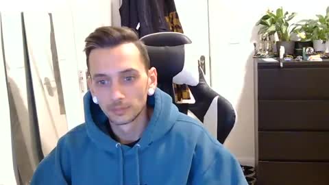 georgek0011 online show from June 15, 9:24 pm