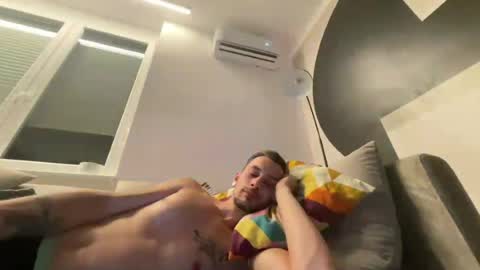 georgek0011 online show from August 6, 11:37 pm
