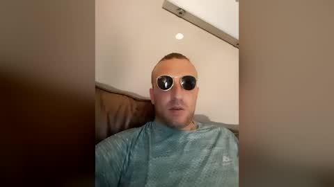 georgemac2405 online show from June 26, 4:38 am
