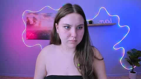gerasmilee online show from April 13, 6:51 pm