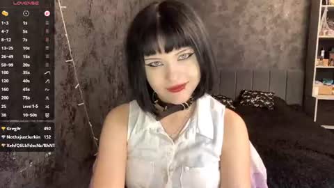 EmelyWoodes online show from July 29, 9:05 am