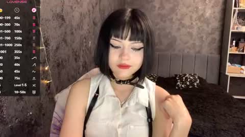 EmelyWoodes online show from July 30, 9:27 am