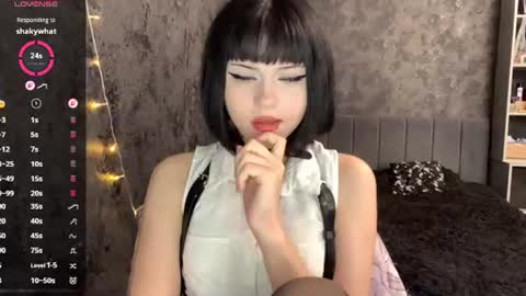 EmelyWoodes online show from July 30, 10:33 am