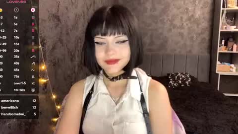 EmelyWoodes online show from July 30, 11:39 am