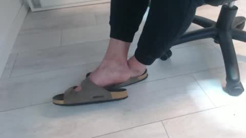 GermanSoleBro online show from February 18, 7:49 am
