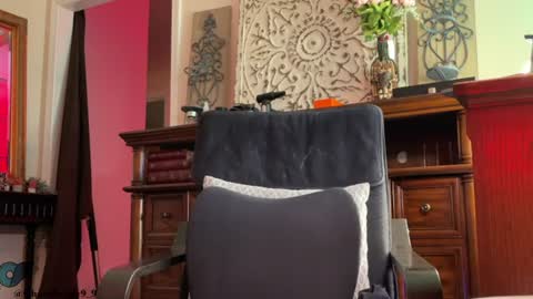 big boy ghost face online show from August 10, 2:02 am