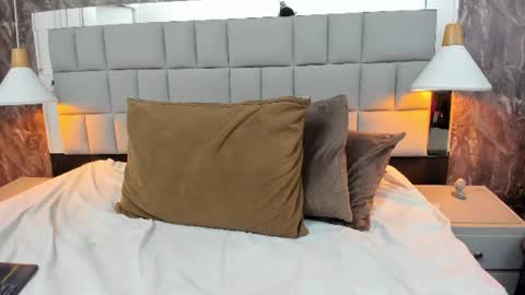 gia_bell online show from August 14, 5:16 pm