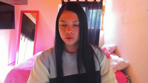 giaaaa  online show from August 26, 1:18 pm