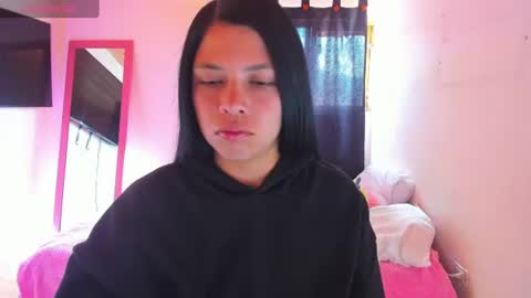 giaaaa  online show from September 5, 1:38 pm