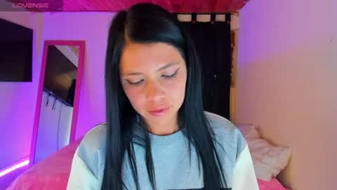 giaaaa  online show from September 8, 2:40 am