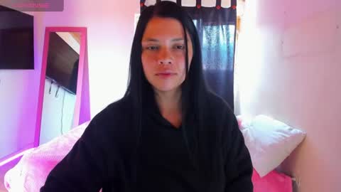 giaaaa  online show from September 10, 7:46 pm