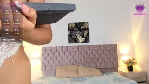 gia_willliams online show from July 24, 12:24 am