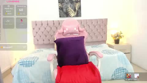 gia_willliams online show from August 1, 1:28 pm