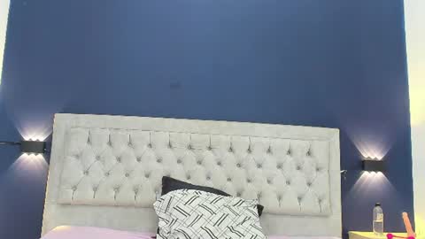 gia_willliams online show from August 4, 6:49 pm