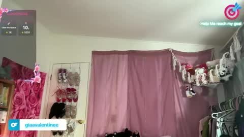giaavalentinee online show from March 24, 6:35 pm