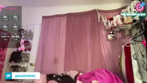 giaavalentinee online show from April 13, 7:57 pm
