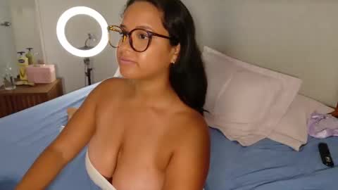 giablue20 online show from May 20, 2:12 am