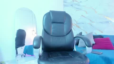 Gianna online show from August 9, 2:29 pm