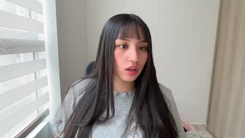 Gianna Lee online show from April 14, 6:48 pm