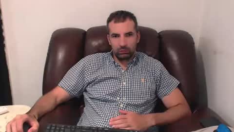 gianni_lion online show from August 5, 7:45 pm