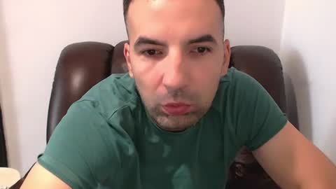 gianni_lion online show from August 13, 9:56 am