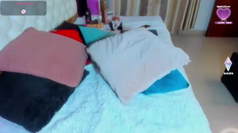 Gigi  online show from August 5, 3:43 pm