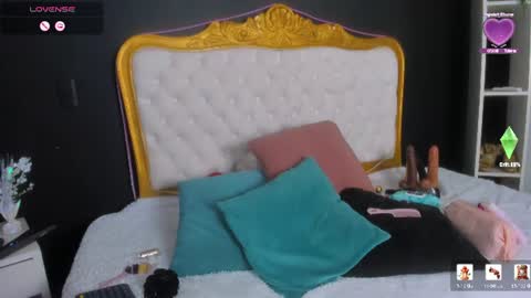 Gigi  online show from August 14, 12:53 pm