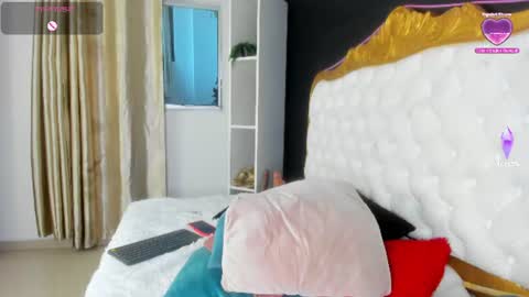 Gigi  online show from August 15, 2:32 pm