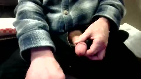 gilly_69 online show from May 6, 2:57 am