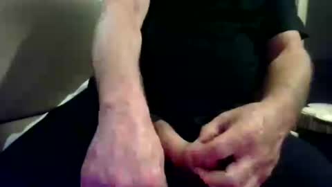 gilly_69 online show from July 13, 4:41 am