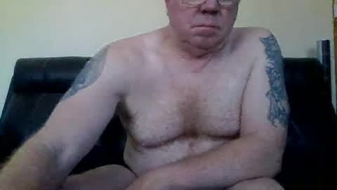 gimmmieoooo online show from August 2, 12:28 am