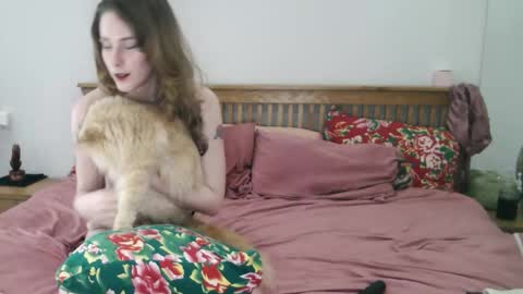 Suki online show from February 27, 7:06 am