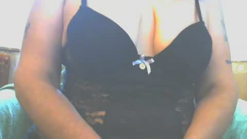 Gina online show from July 18, 6:09 pm