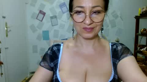 GinaONeon online show from August 12, 9:17 pm