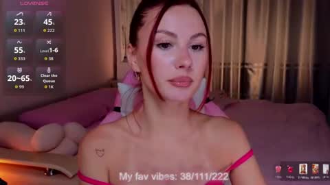 ginger_jessy_ online show from August 14, 8:07 am