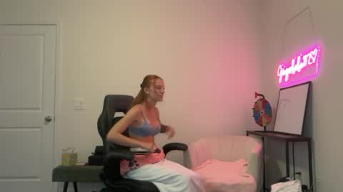 Gingerbabe112 online show from July 1, 10:33 pm