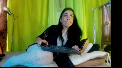 Girasol Walton online show from July 24, 3:37 pm