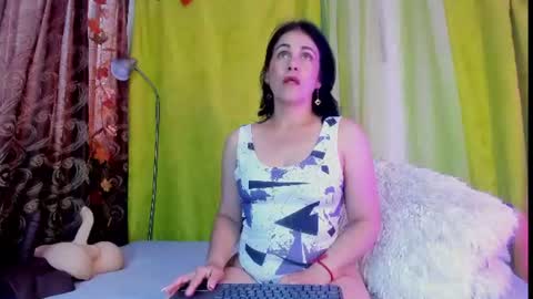 Girasol Walton online show from August 17, 1:38 pm