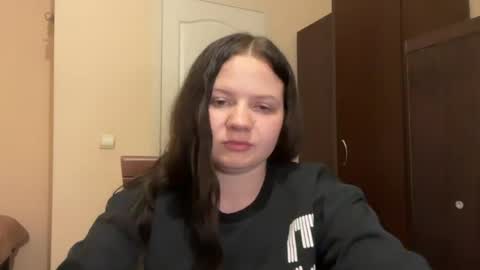 girl_cute07 online show from August 12, 9:06 pm