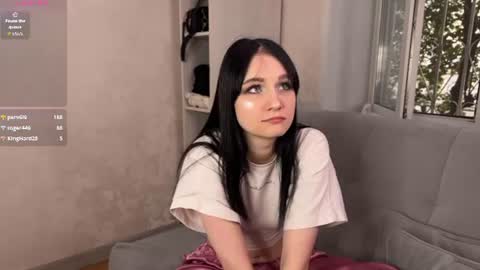 Girl From Ur Mind online show from August 14, 1:26 pm