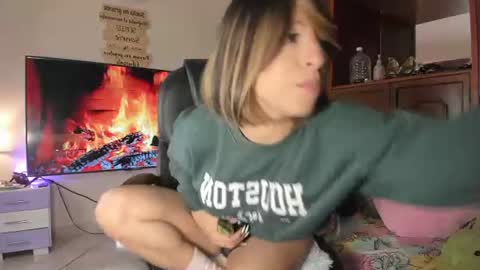 Isabella online show from August 7, 10:59 am