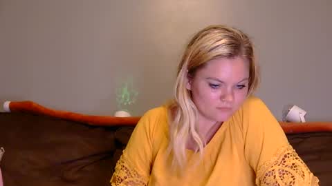 girlnextdoo4 online show from August 3, 3:02 am