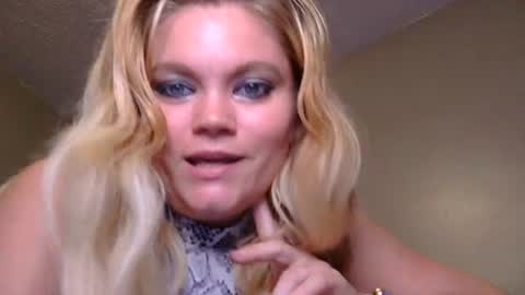 girlnextdoo4 online show from August 17, 3:11 am