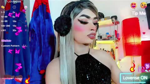 Gisel online show from August 15, 11:36 am
