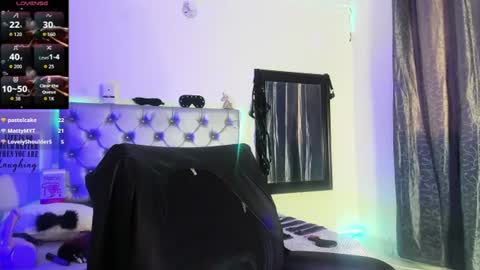 gisell taylor online show from August 12, 1:57 pm