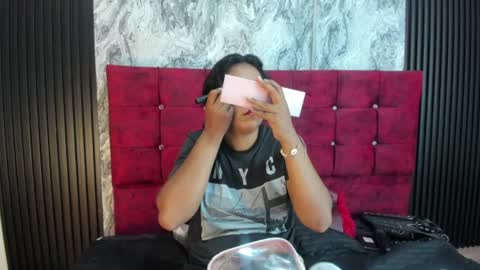 gisellholden_ online show from August 14, 12:31 pm