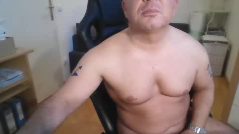 giulio203 online show from April 9, 4:48 pm