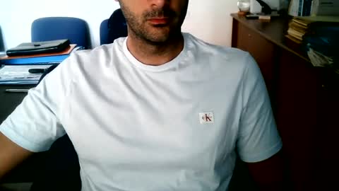 giuseppevai1 online show from July 4, 9:11 am