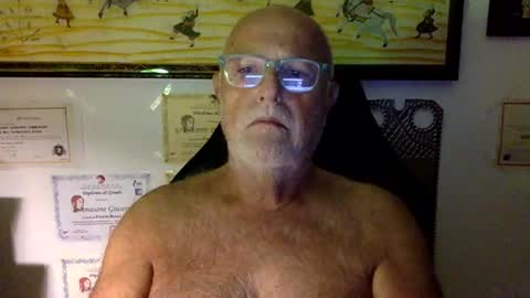 giutomma930394 online show from June 28, 10:35 pm