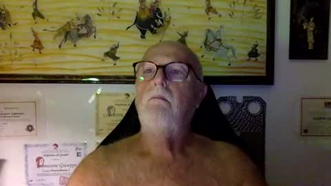 giutomma930394 online show from June 28, 11:52 pm